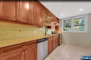 22 Greentree Terrace, Tenafly, NJ 07670 - Photo 9