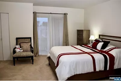 31 Willow Wood Square 31 #31, East Rutherford, NJ 07073 - Photo 9