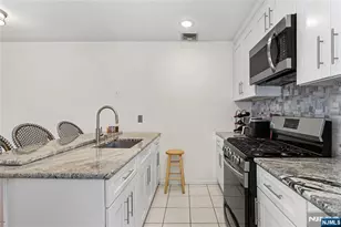 31 Willow Wood Square 31, East Rutherford, NJ 07073 - Photo 9