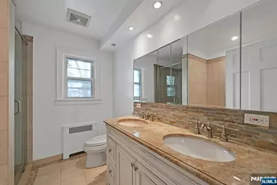 40 Clinton Avenue, Tenafly, NJ 07670 - Photo 27