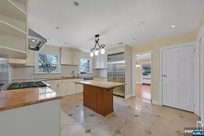 40 Clinton Avenue, Tenafly, NJ 07670 - Photo 5