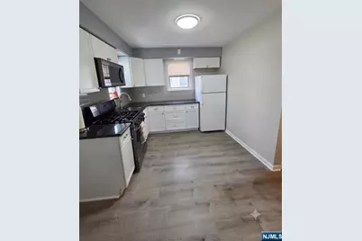 166 Carmita Avenue 2 #2, Rutherford, NJ 07070 - Photo 3