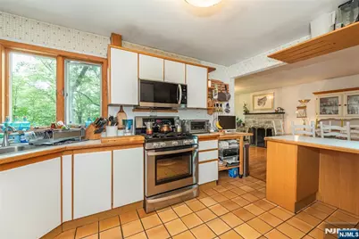 16 Pennsylvania Avenue, Montvale, NJ 07645 - Photo 15