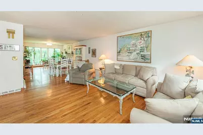 16 Pennsylvania Avenue, Montvale, NJ 07645 - Photo 9