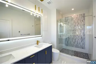 35 Henry Avenue 2nd Floor #2nd Floor, Palisades Park, NJ 07650 - Photo 19
