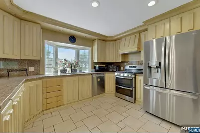 379 Leonard Drive, New Milford, NJ 07646 - Photo 15