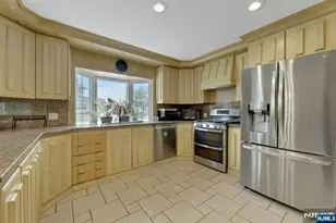 379 Leonard Dr, New Milford, NJ 07646 - Photo 15