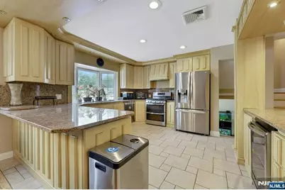 379 Leonard Drive, New Milford, NJ 07646 - Photo 13
