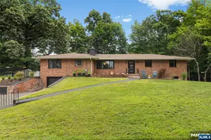 49 Dogwood Dr, Oakland, NJ 07436 - Photo 1