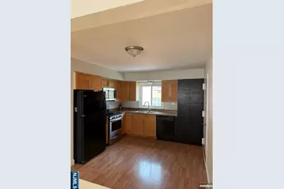 599 Boulevard 1 #1, Hasbrouck Heights, NJ 07604 - Photo 5