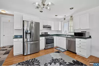 81 Home Place, Lodi, NJ 07644 - Photo 7