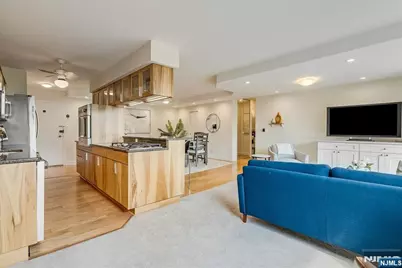 530 Valley Road 5M #5M, Montclair, NJ 07043 - Photo 3