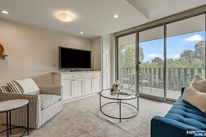 530 Valley Road 5M #5M, Montclair, NJ 07043 - Photo 7