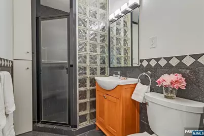 530 Valley Road 5M #5M, Montclair, NJ 07043 - Photo 17