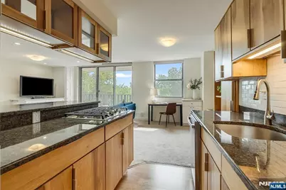 530 Valley Road 5M #5M, Montclair, NJ 07043 - Photo 13