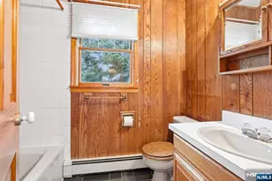 488 Cedar Ln, Paramus, NJ 07652 - Photo 19