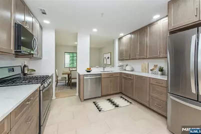 1208 Faulkner Court, Mahwah, NJ 07430 - Photo 5