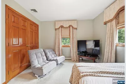27 Sparrowbush Road, Mahwah, NJ 07430 - Photo 21