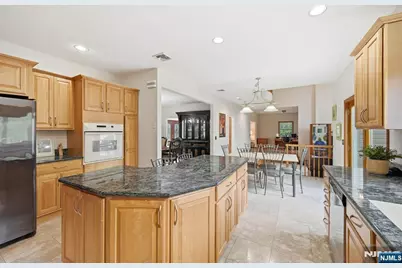 27 Sparrowbush Road, Mahwah, NJ 07430 - Photo 13