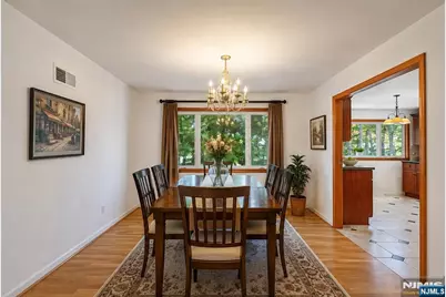 111 Ramille Court, Paramus, NJ 07652 - Photo 3