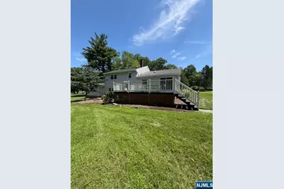 623 Doriskill Court, River Vale Township, NJ 07675 - Photo 17