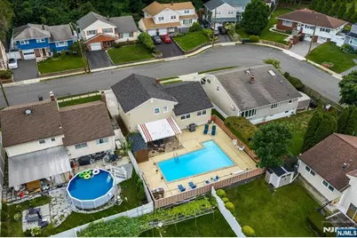 20 Moos Lane, Bergenfield, NJ 07621 - Photo 29