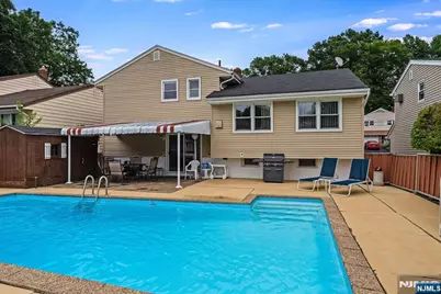 20 Moos Lane, Bergenfield, NJ 07621 - Photo 27