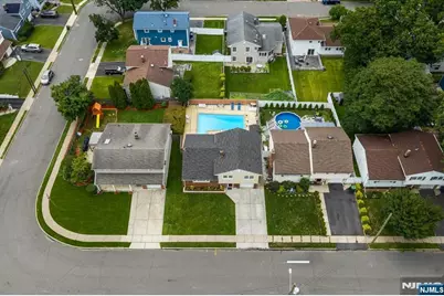 20 Moos Lane, Bergenfield, NJ 07621 - Photo 33