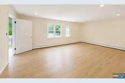 28 Carr Street 1 #1, Pompton Lakes, NJ 07442 - Photo 3