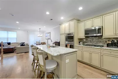 28 Masterson Court, Waldwick, NJ 07463 - Photo 7