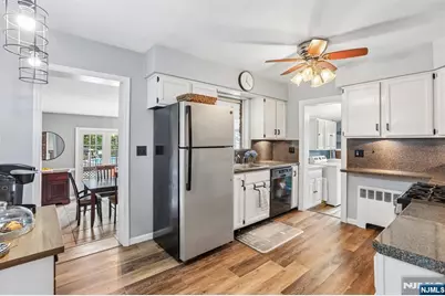11 Taggart Way, Saddle Brook Township, NJ 07663 - Photo 5
