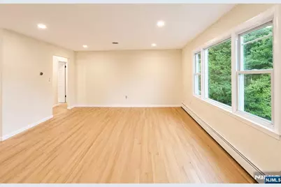 28 Carr Street 2 #2, Pompton Lakes, NJ 07442 - Photo 5