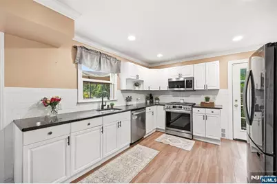 93 Yawpo Avenue, Oakland, NJ 07436 - Photo 13
