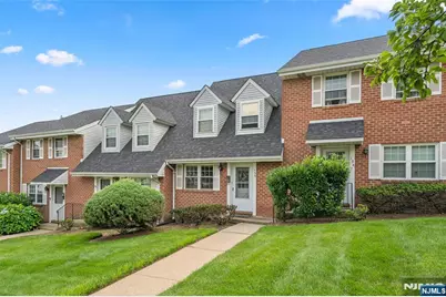 122 Parkview Drive 7 #7, Teaneck Township, NJ 07666 - Photo 1