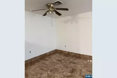 846 Riverside Avenue 106 #106, Lyndhurst Township, NJ 07071 - Photo 3