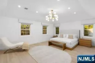 306 Hutchinson Rd, Englewood, NJ 07631 - Photo 17