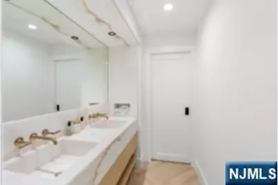 306 Hutchinson Road, Englewood, NJ 07631 - Photo 5