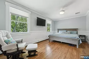 211 Pinelynn Rd, Glen Rock, NJ 07452 - Photo 9