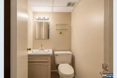 110 Patricia Place, Clifton, NJ 07012 - Photo 15