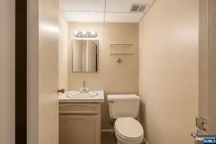 110 Patricia Pl, Clifton, NJ 07012 - Photo 15