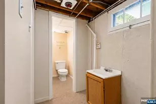 110 Patricia Pl, Clifton, NJ 07012 - Photo 17