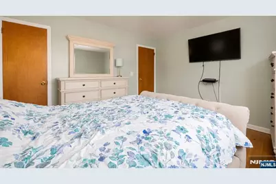 110 Patricia Place, Clifton, NJ 07012 - Photo 9
