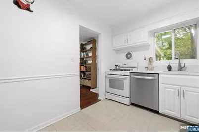 37 Forest Avenue, Nutley, NJ 07110 - Photo 7
