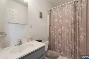14 Summit Ct, Hackensack, NJ 07601 - Photo 25