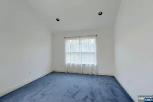 14 Summit Ct, Hackensack, NJ 07601 - Photo 21