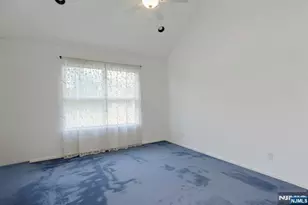 14 Summit Ct, Hackensack, NJ 07601 - Photo 23