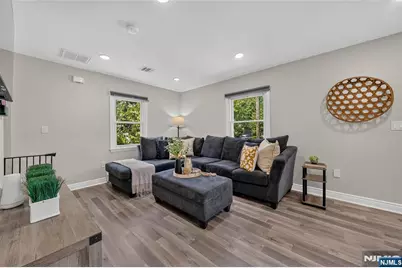60 Moore Avenue, Waldwick, NJ 07463 - Photo 7