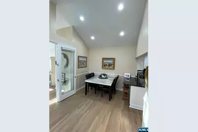 526 Rutland Avenue, Teaneck Township, NJ 07666 - Photo 11