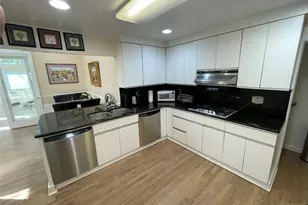 526 Rutland Ave, Teaneck Township, NJ 07666 - Photo 9