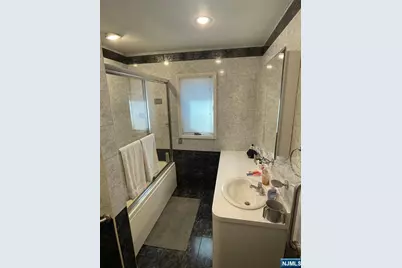 526 Rutland Avenue, Teaneck Township, NJ 07666 - Photo 17